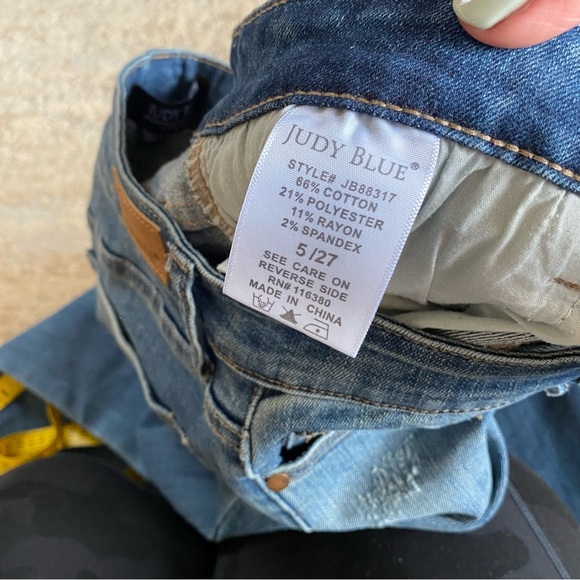 Judy Blue Boyfriend Fit Straight Leg Medium Wash Distressed Jeans High Rise: 5 - Picture 7 of 10